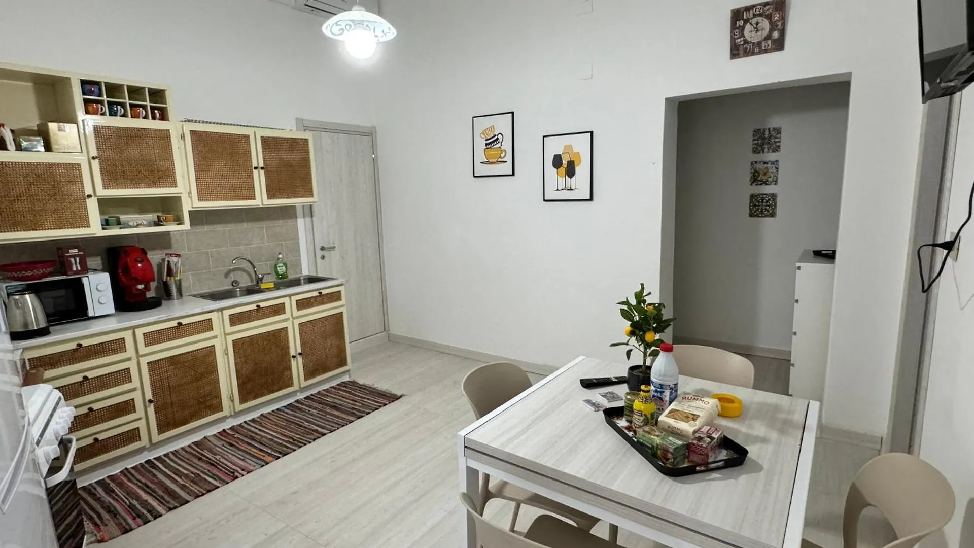 Apartment Ballar'Home - Casa Sbriju' Palermo Italy